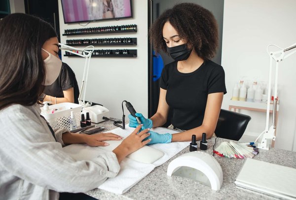 Comparatif: Ponceuses à ongles professionnelles