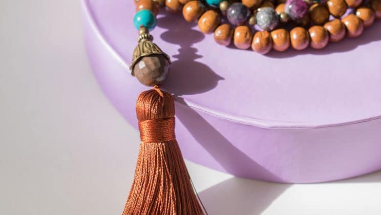 Comment faire pour porter correctement un collier mala ?